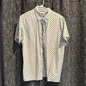 Goodfellow & Co Casual White and Blue Button Down Shirt